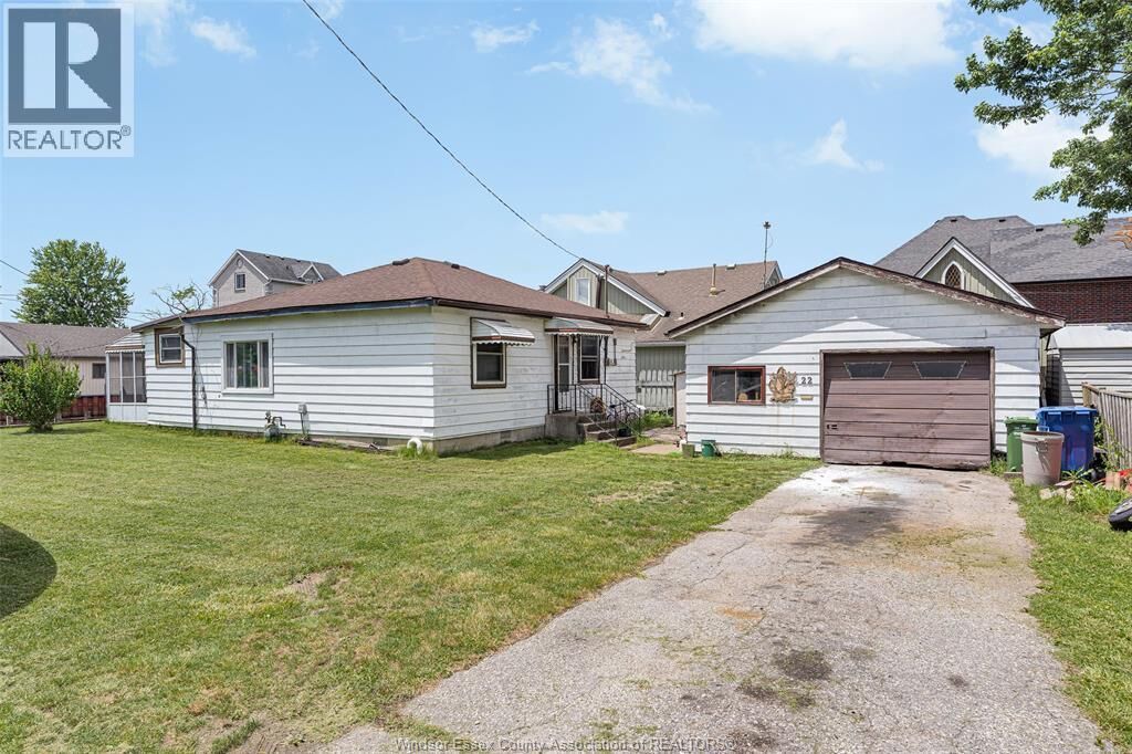 Property Photo:  22 Manhattan Street  ON N9J 2L7 