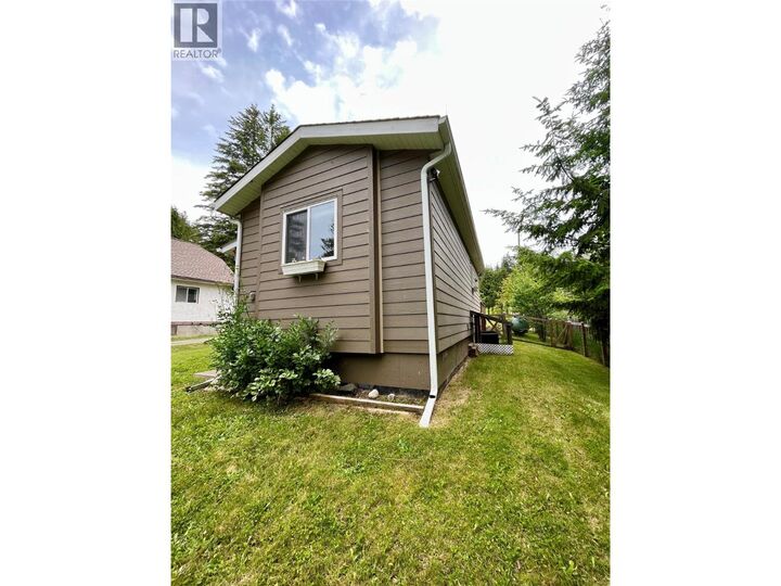 Property Photo: 313 1st Avenue Northwest BC V0G 1R0
