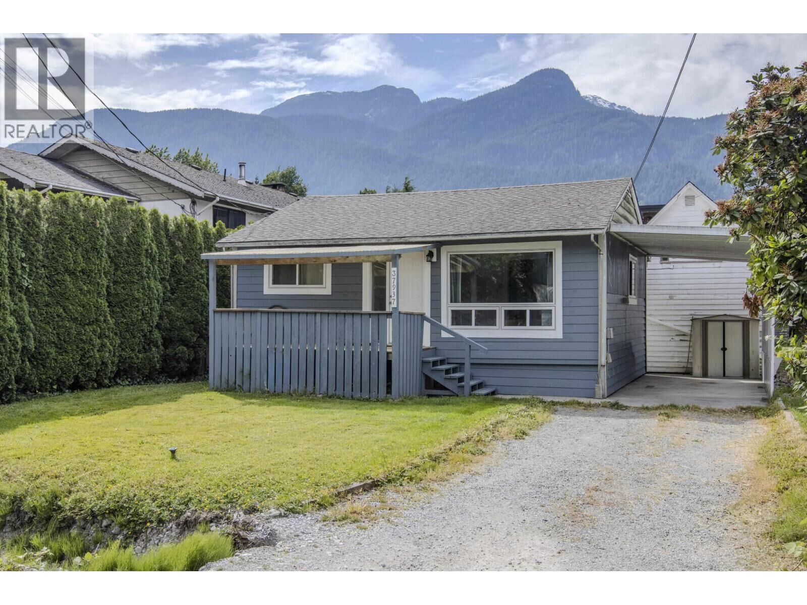 Property Photo:  37937 Fourth Avenue  BC V8B 0P7 