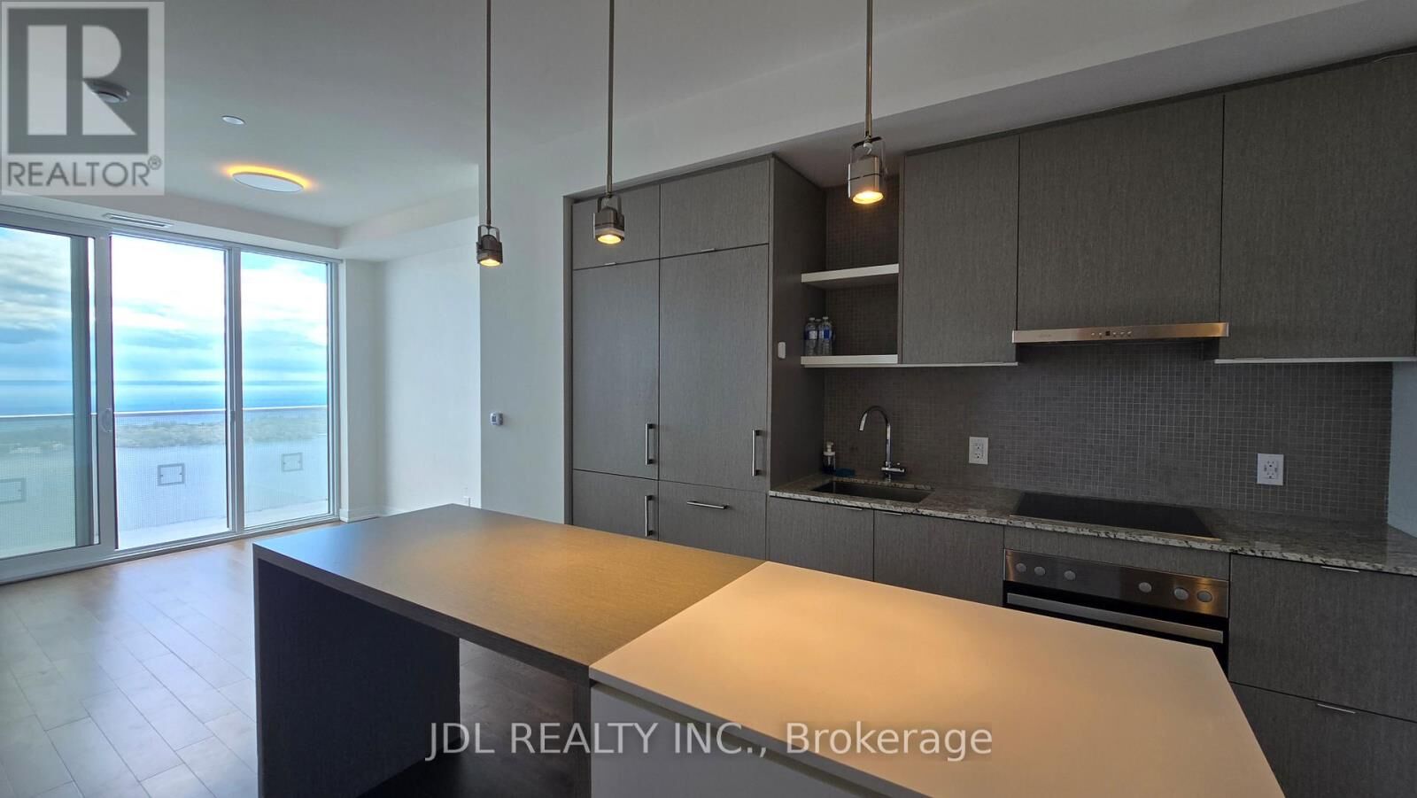 Property Photo:  88 Harbour Street 6108  ON M5J 0C3 