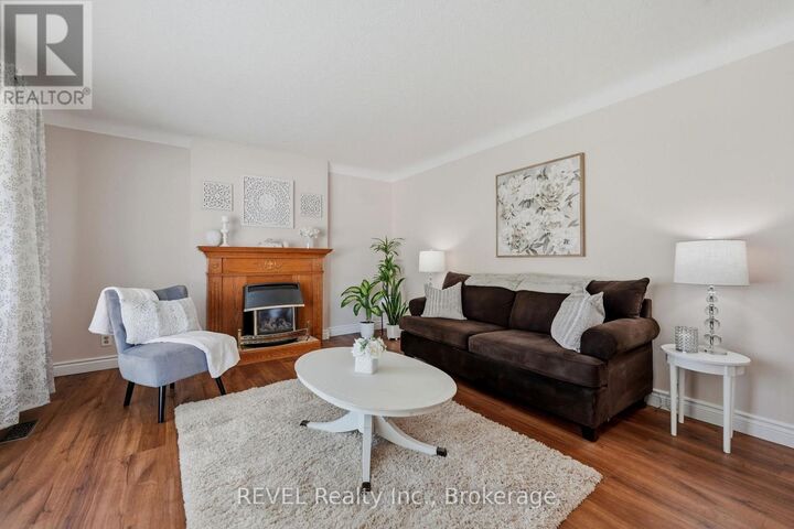 Property Photo: 5 Greenhill Drive ON L2V 1W4