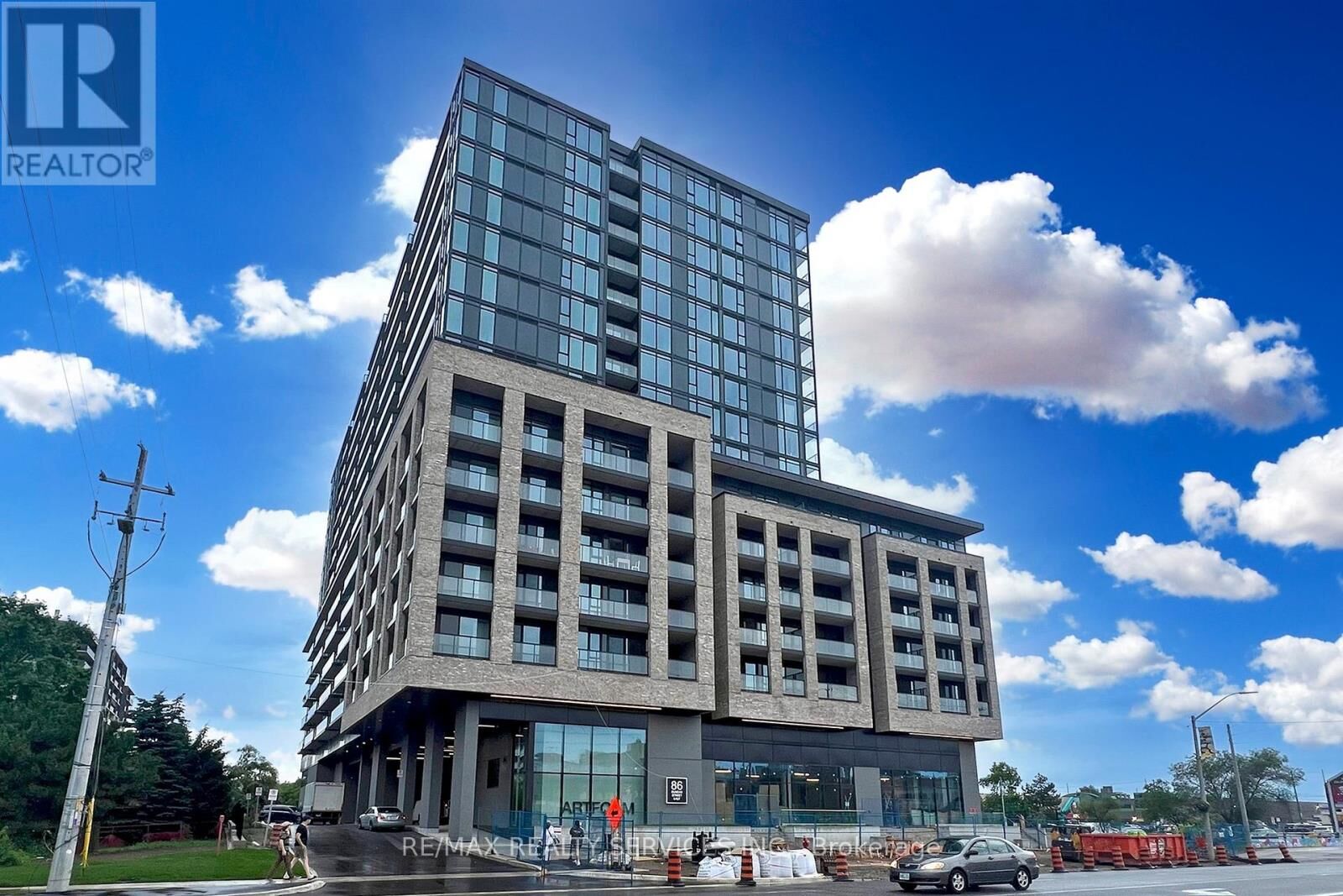 Property Photo: 86 Dundas Street East 1320 ON L5A 0B1