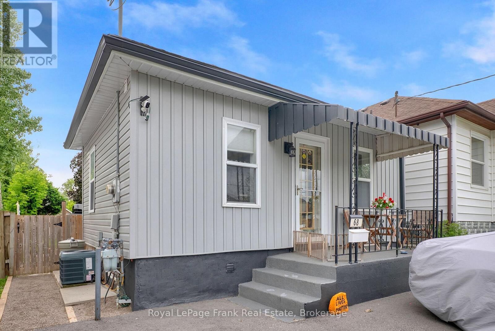 Property Photo: 68 Grenfell Street ON L1J 4W2
