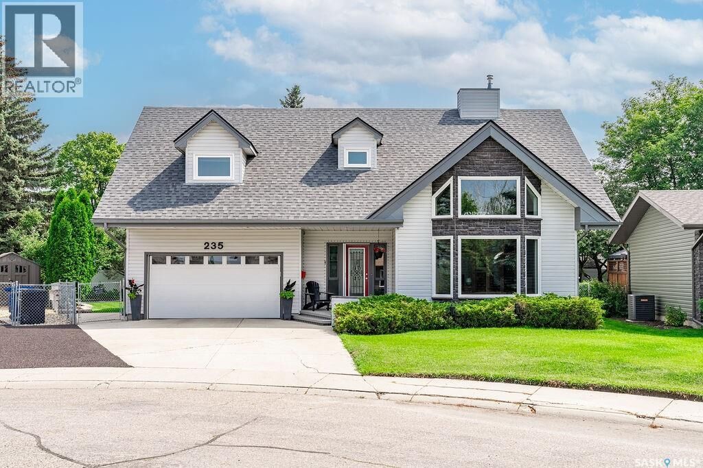 Property Photo:  235 Sebestyen Terrace  SK S7K 6R8 