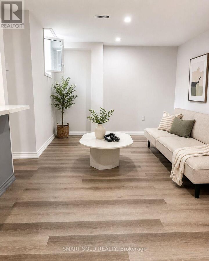 Property Photo: 28 Leggott Avenue Lower ON L4N 8A9