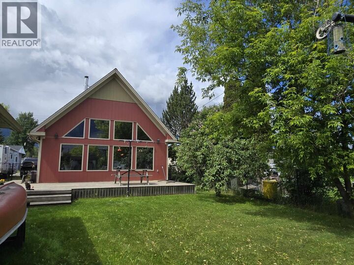Property Photo: 886 4th Avenue BC V0J 2E0