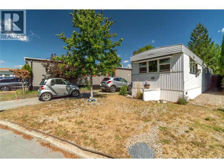 Property Photo:  197 Dauphin Avenue 32  BC V2A 3S3 
