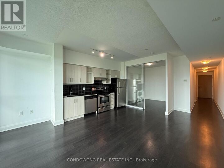 Property Photo: 160 Vanderhoof Avenue 1418 ON M4G 0B7