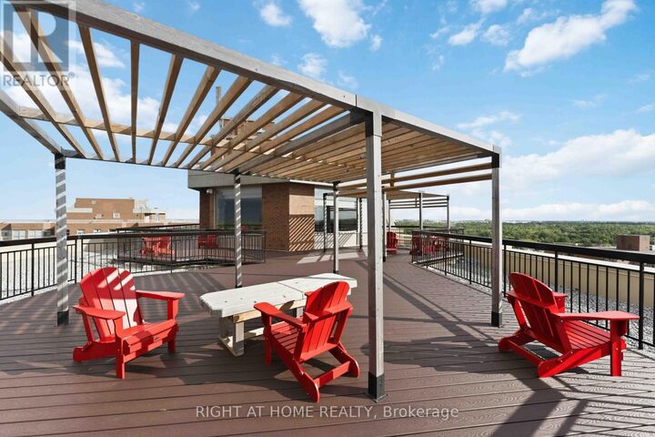 Property Photo: 2759 Carousel Crescent 911 ON K1T 2N5