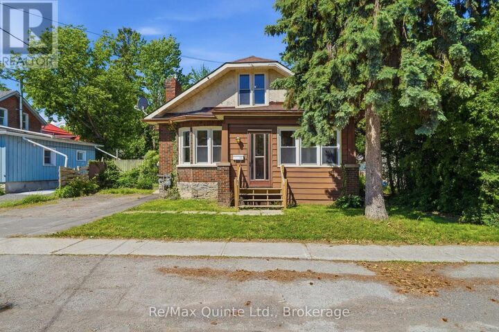 Property Photo:  8 Dunbar Street  ON K8P 3R5 
