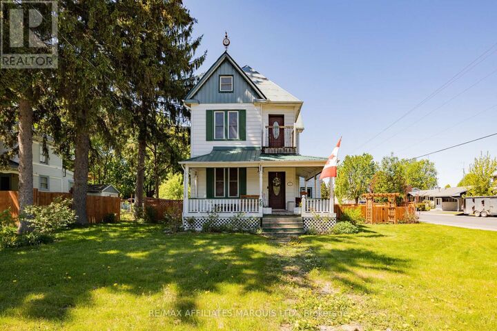 Property Photo:  55 Kenyon Street East  ON K0C 1A0 