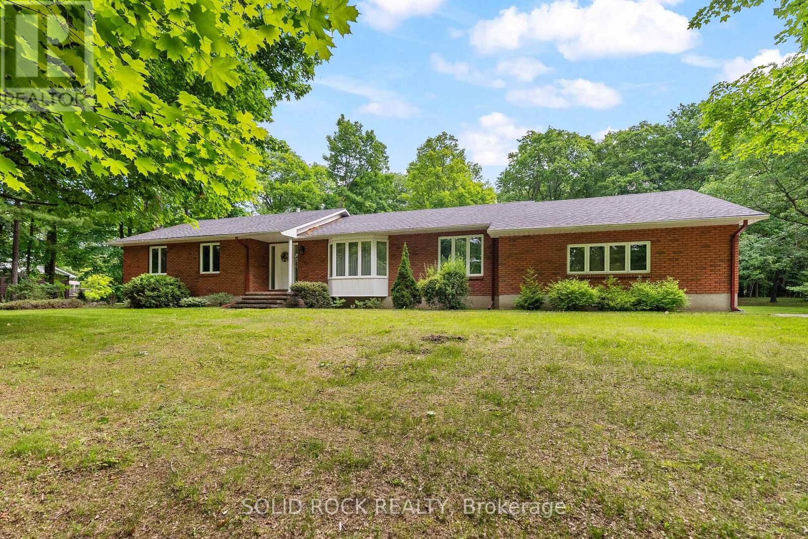 Property Photo:  89 Woodridge Court  ON K0A 1G0 