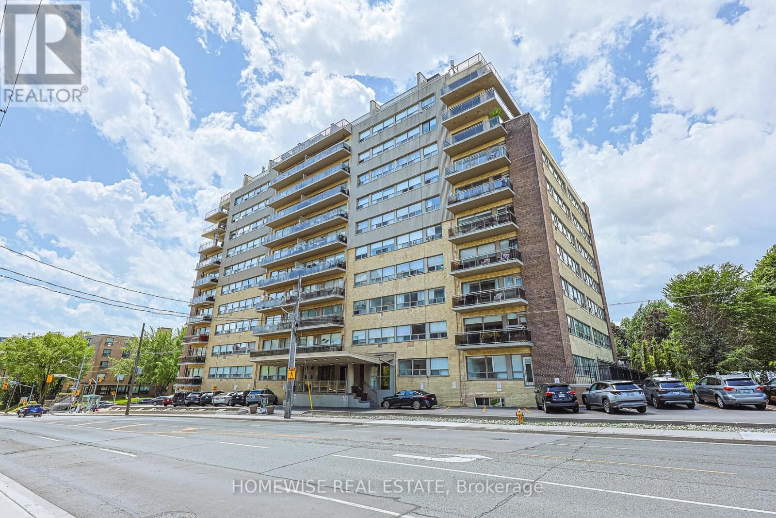 Property Photo:  2500 Bathurst Street 401  ON M6B 2Y8 