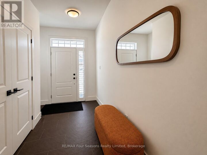 Property Photo: 137 White Oak Crescent ON L9Y 0Z3