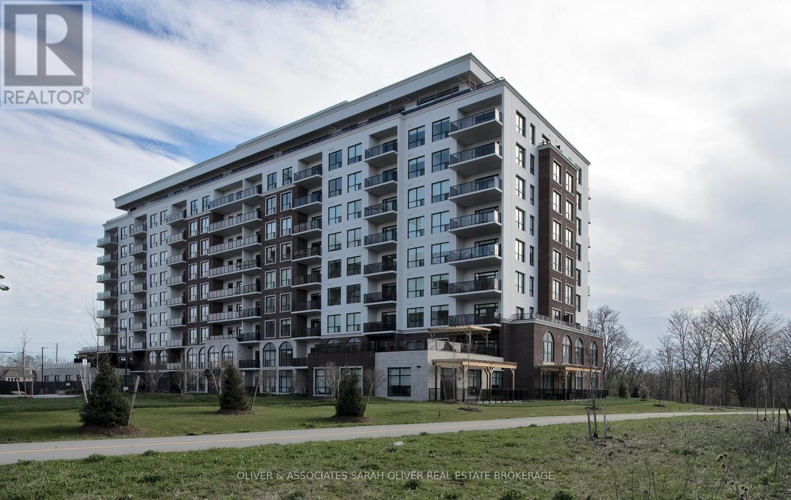 Property Photo: 460 Callaway Road 510 ON N6G 0Z2