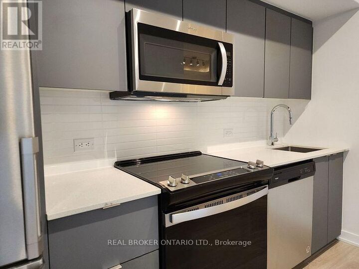 Property Photo: 30 Tretti Way 905 ON M3H 0E3
