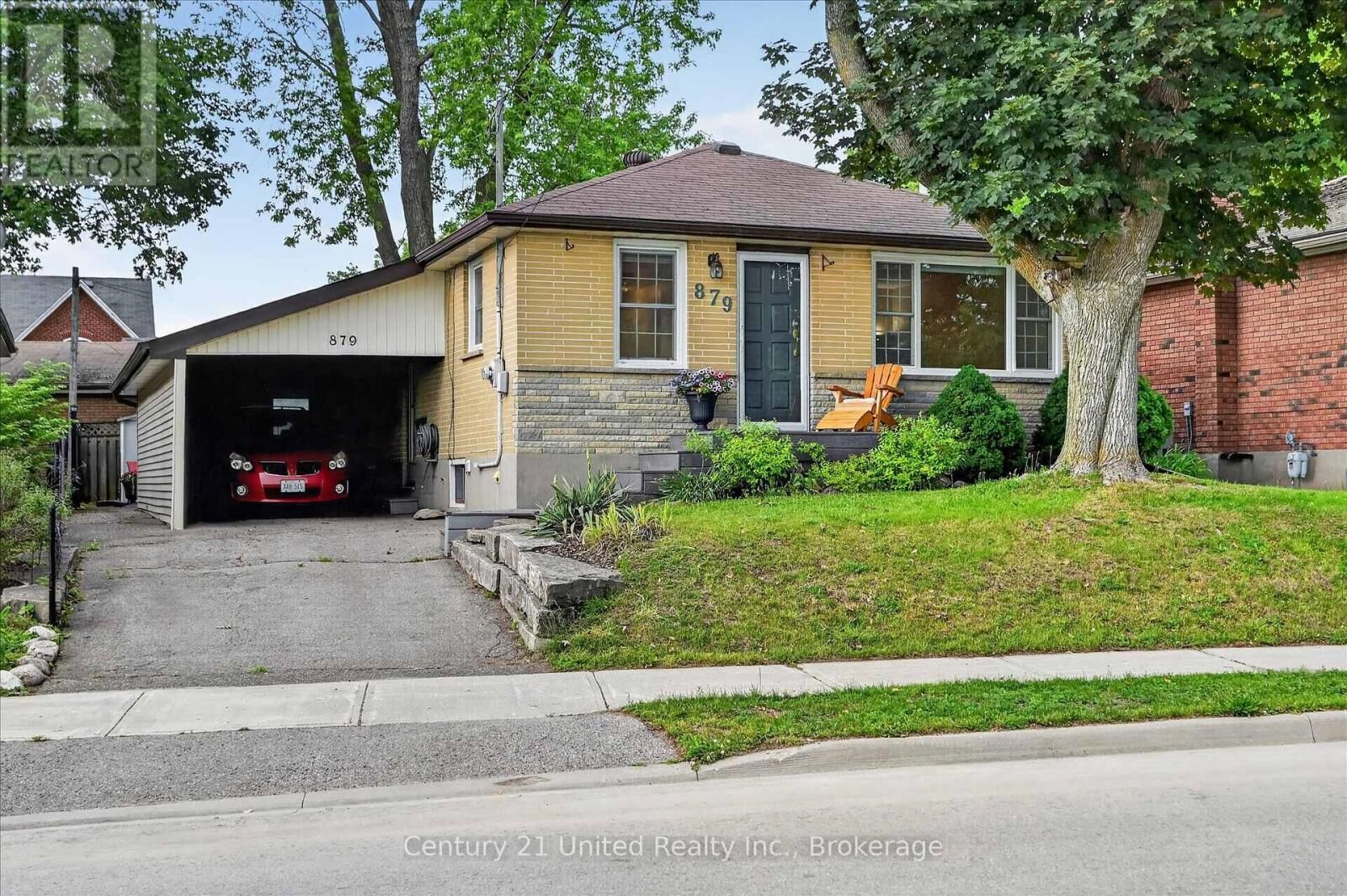 Property Photo:  879 Birch Avenue  ON K9H 6G7 