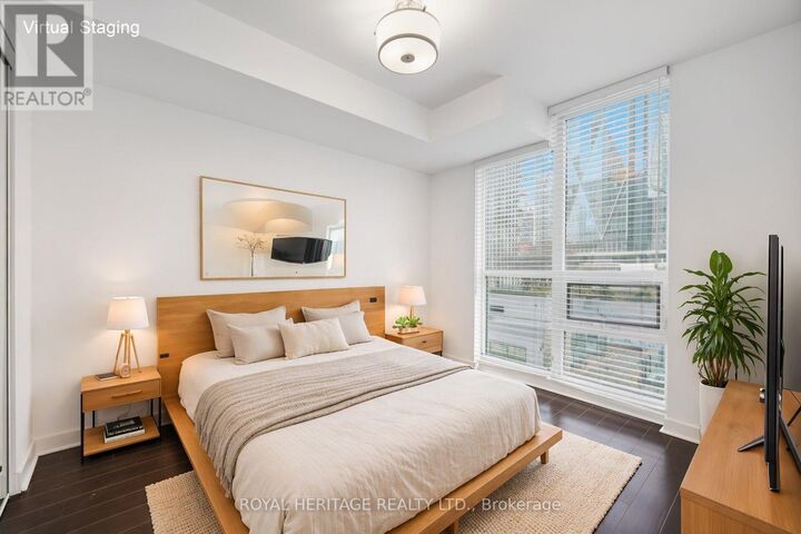 Property Photo: 12 Yonge Street 611 ON M5E 1Z9