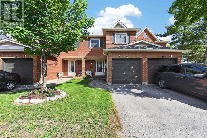 Property Photo:  165 Kozlov Street 16  ON L4N 7M7 