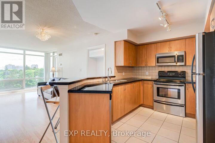 Property Photo:  3840 Bathurst Street 506  ON M3H 6C6 
