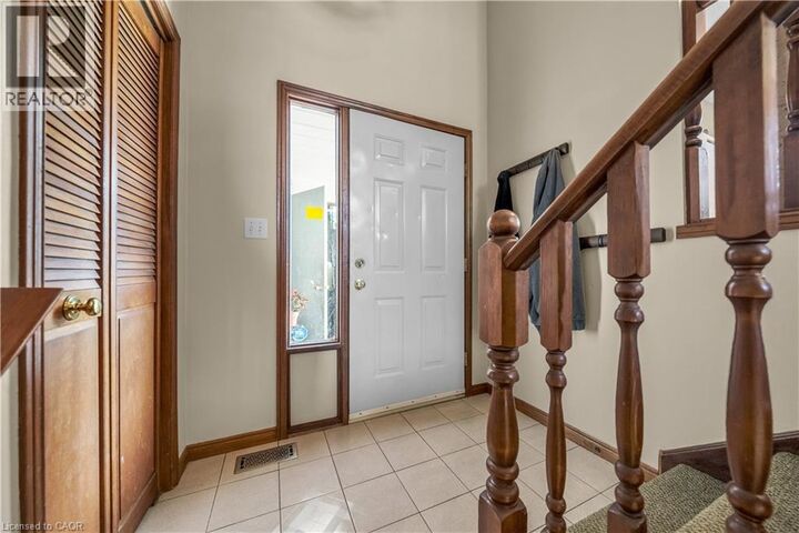 Property Photo:  3929 Vineyard Crescent  ON L0R 2C0 