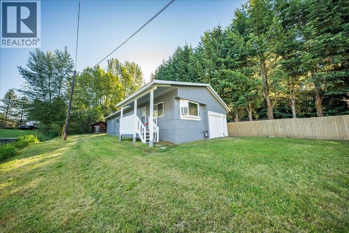 Property Photo: 30 Davis Avenue BC V0G 1L1