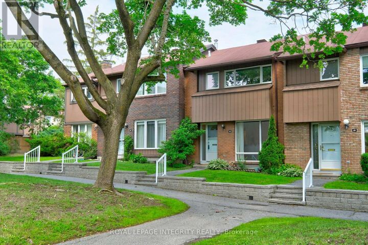 Property Photo: 2111 Montreal Road 89 ON K1J 8M8