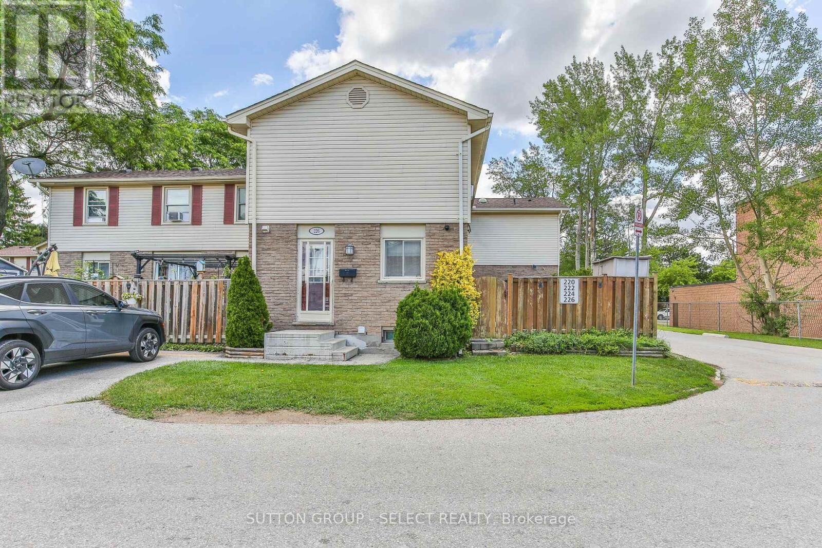 Property Photo: 230 Clarke Road 226 ON N5W 5P8