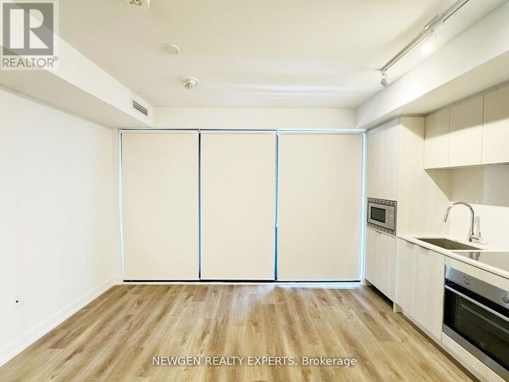 Property Photo: 1 Jarvis Street 1018 ON L8R 0A8