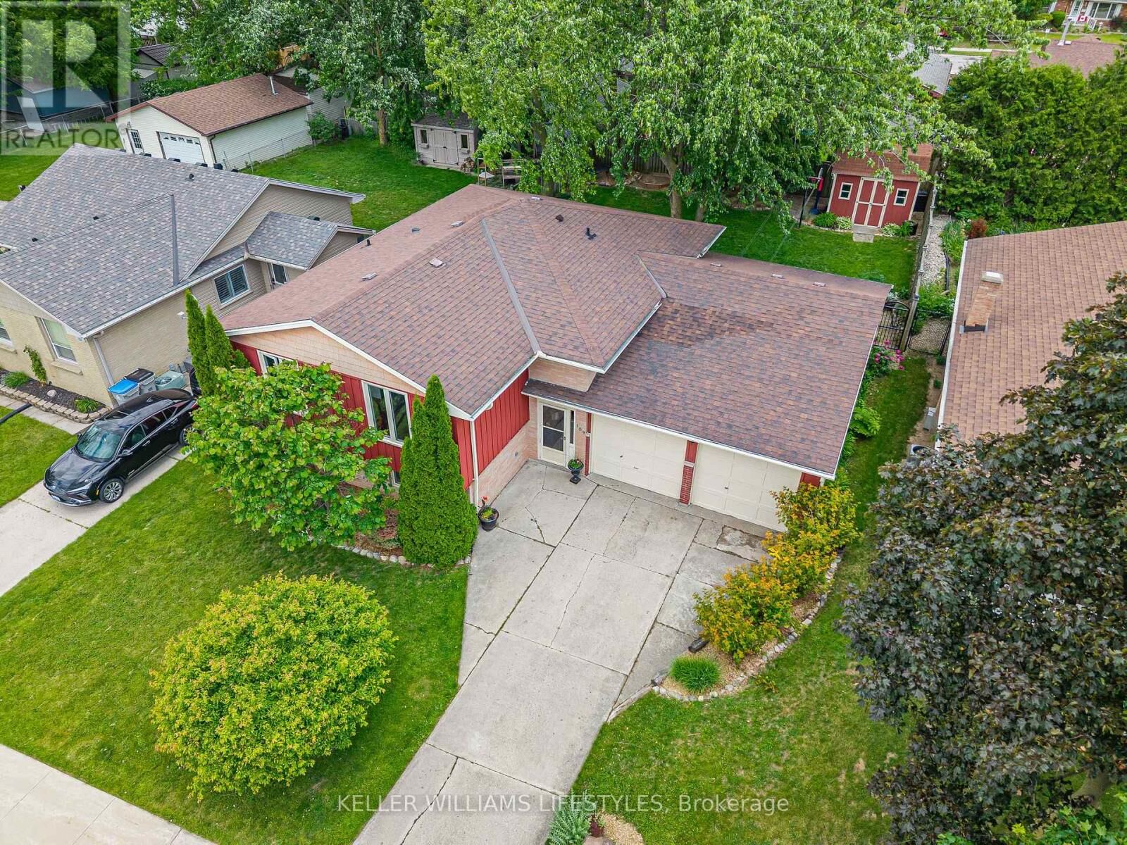 Property Photo:  109 Willow Avenue  ON N0M 2J0 