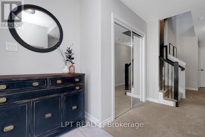 Property Photo:  815 Kiniw Private  ON K1K 4Z4 