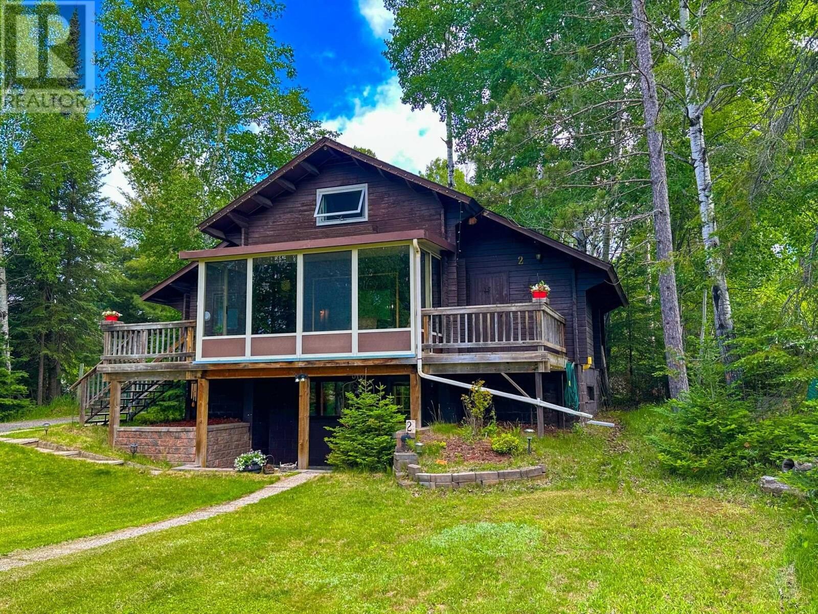 Photo de la propriété:  2 Donbrock Dr  ON P9N 0A1 