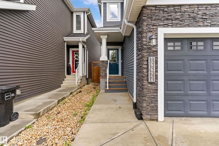 Property Photo:  16624 32 Avenue SW  AB T6W 4R2 