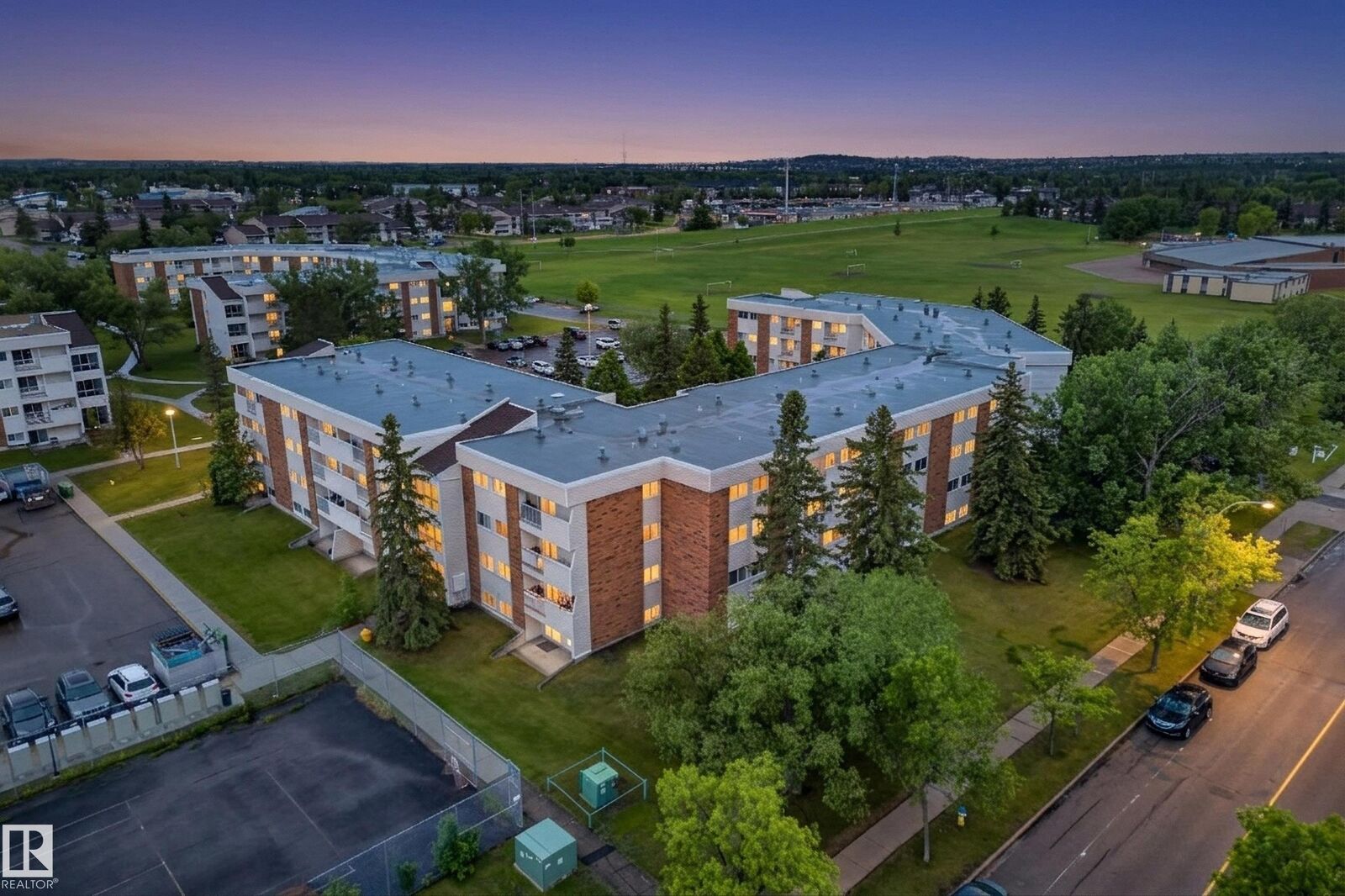 Property Photo: 11255 31 Avenue NW 24A AB T6J 4G7