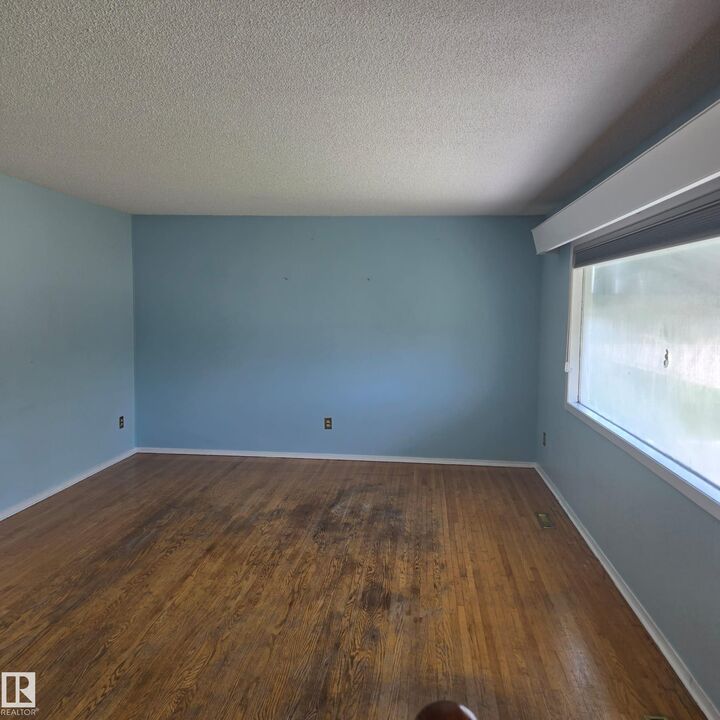 Property Photo:  13007 79 Street NW  AB T5C 1J4 