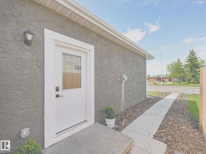 Property Photo:  4115 41 Avenue NW  AB T6L 5M3 