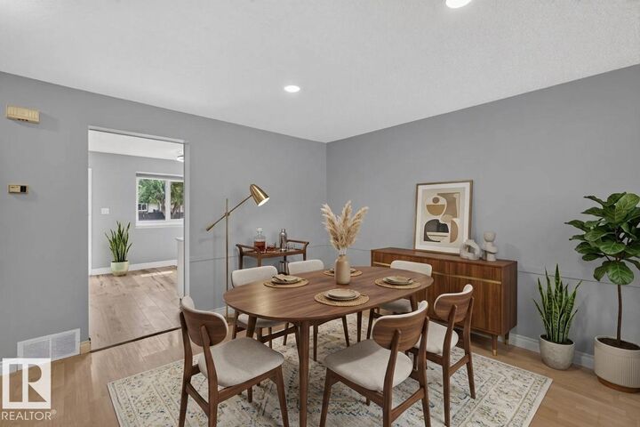 Property Photo:  178 Tudor Lane NW  AB T6J 3T5 