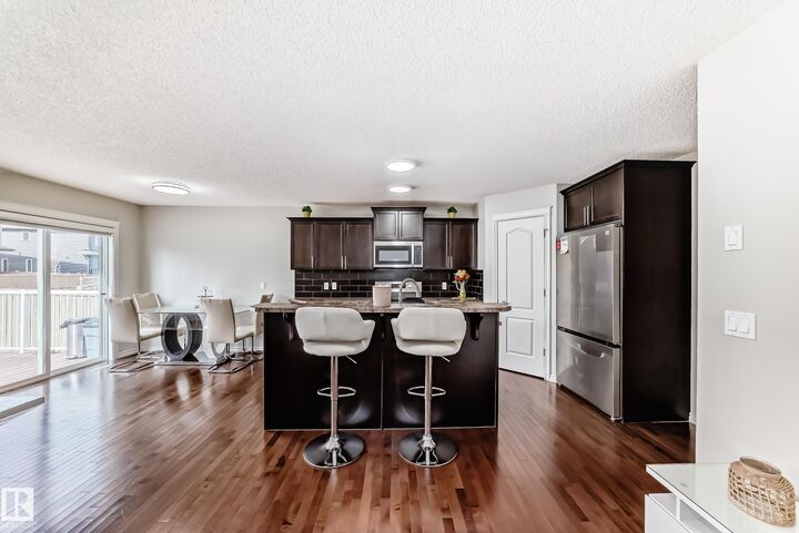 Property Photo:  6419 18 Avenue SW  AB T6X 0M9 
