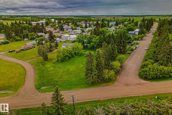 Property Photo:  5305 51 Street  AB T0B 4R0 