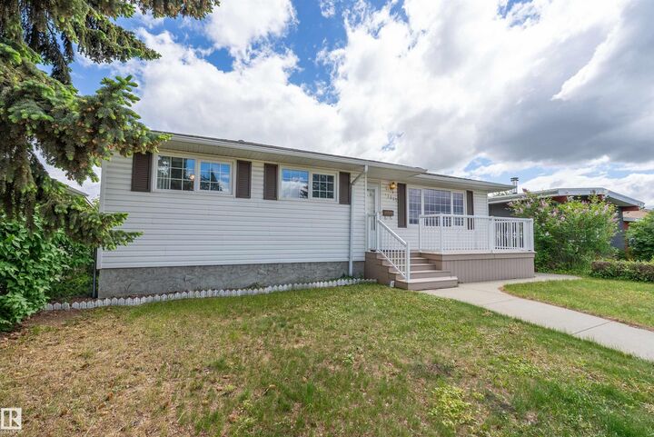 Property Photo:  13535 67 Street NW  AB T5C 0C6 
