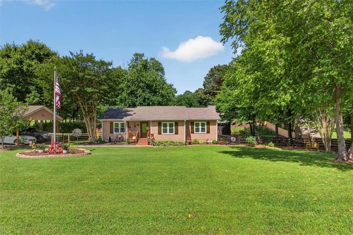 Property Photo: 40 Cricket Walk Drive GA 30175