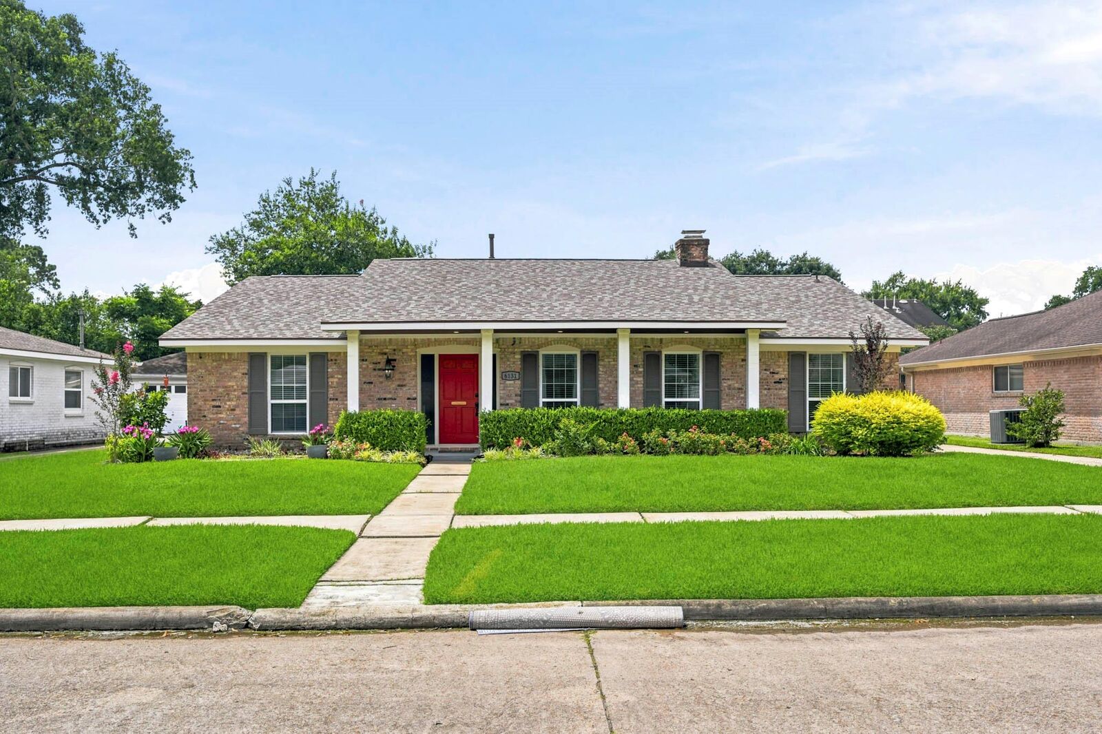Property Photo:  6131 Yarwell Drive  TX 77096 