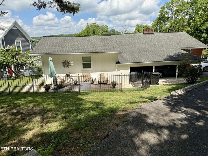 Property Photo:  332 Euclid Ave  TN 37763 