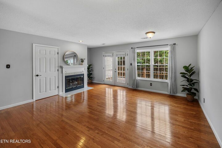 Property Photo:  437 S Gallaher View Rd 8  TN 37919 