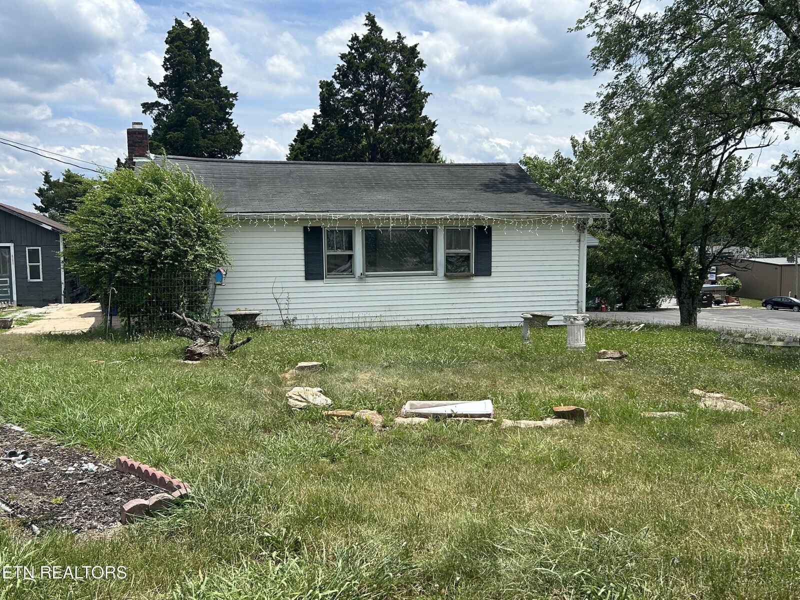 Property Photo: 921 Fowler St TN 37716