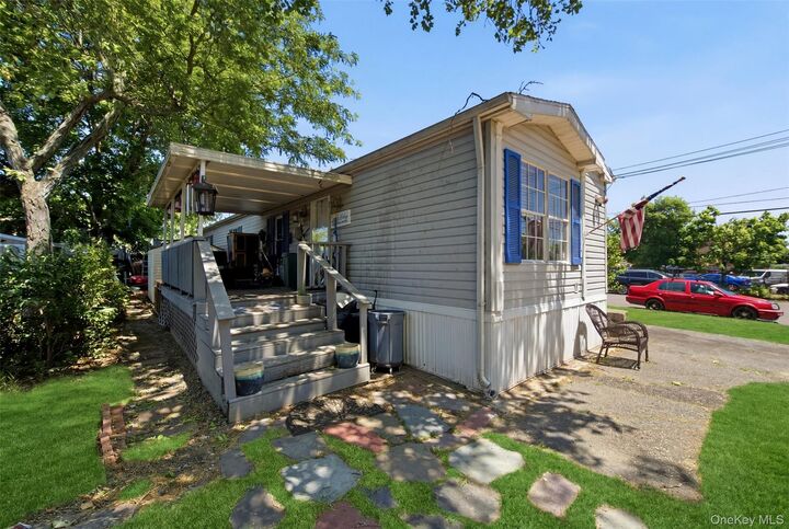 Property Photo: 1137 Unit 124 Lincoln Avenue NY 11741