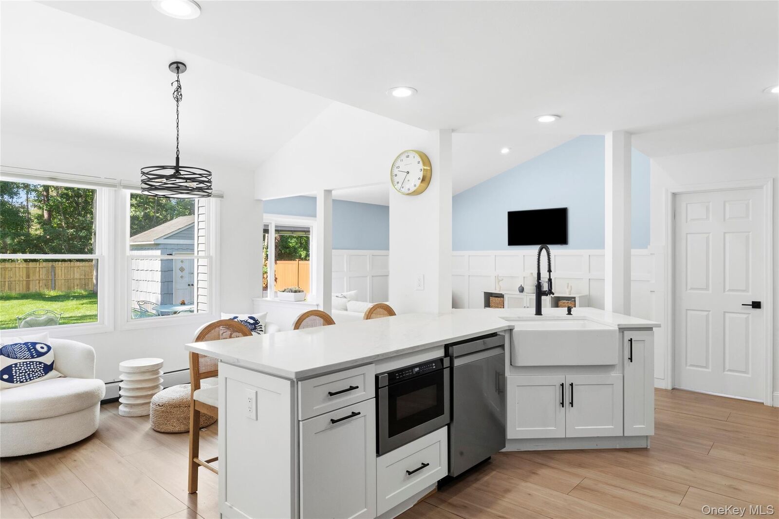 Property Photo:  18 Ashford Drive  NY 11716 