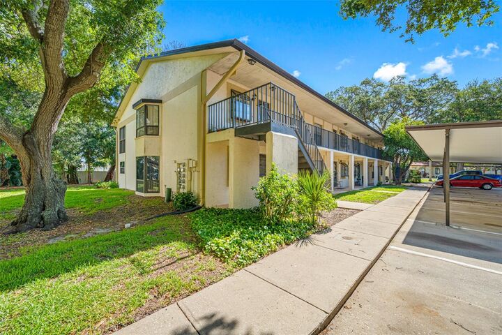 Property Photo: 11511 113th Street 10A FL 33778