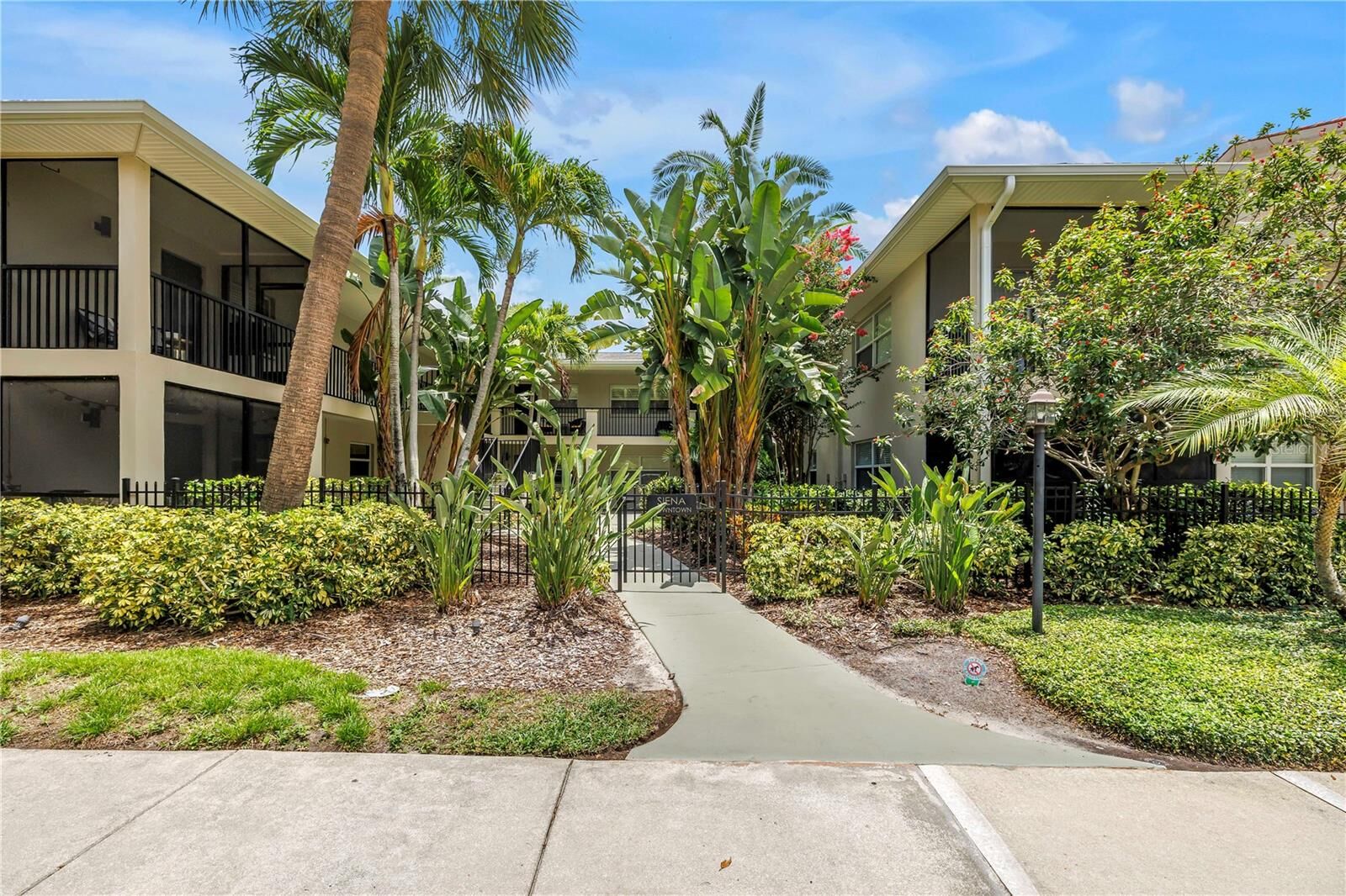 Property Photo: 555 3rd Street N 13 FL 33701