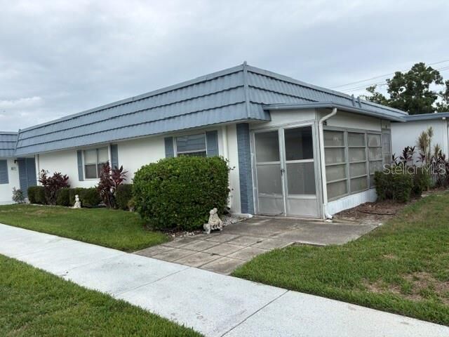 Property Photo:  1901 Andover Way 26  FL 33573 
